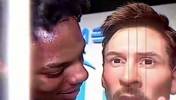 逆天！甲亢哥摸了摸&ldquo;梅西&rdquo;下体，还贴脸开大：C罗更强😅