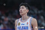 攻防俱佳！邹阳13中9砍下23分8板4断 正负值+8